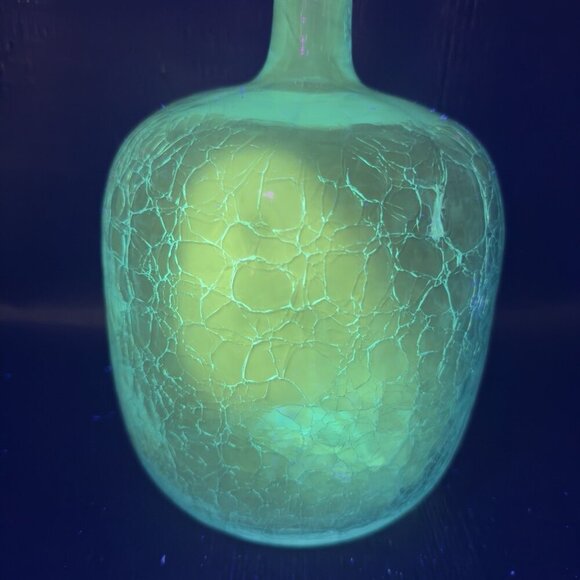 Blenko Blue Crackle Glass Bottle Decanter Vase Hand Blown Manganese 365nm Glow - Picture 10 of 16